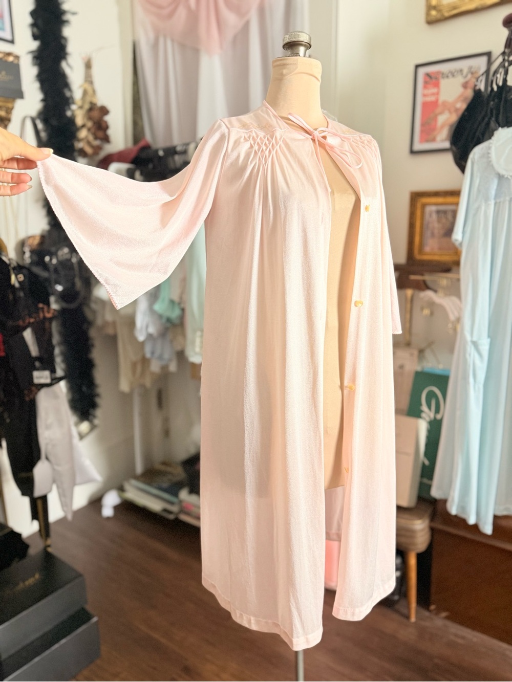 Vintage 1960s Pink Floral-Detail House Bed Robe Angel Sleeves and Nightgown Set
